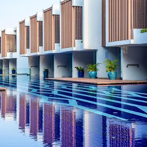 Junior Suite Pool Access